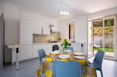 sala-pranzo-terrazza-degli-dei-villa-Ascea-marina.jpg