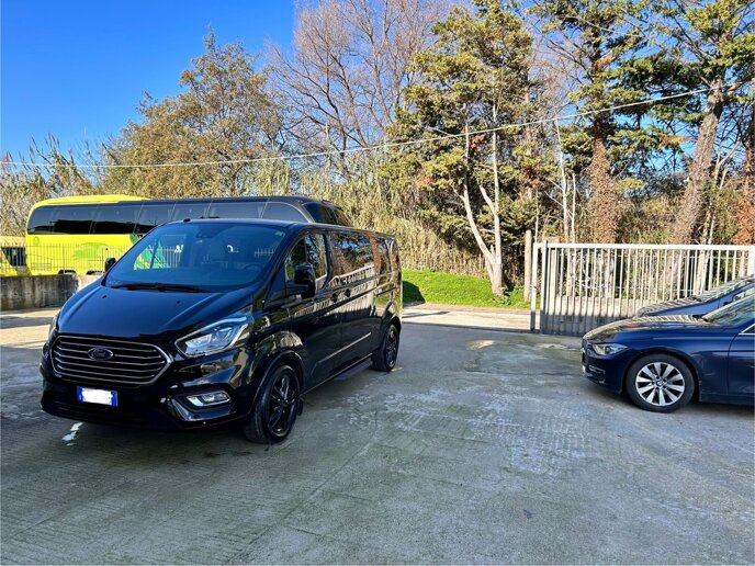 frontale mini van nero frontale mini van nero
