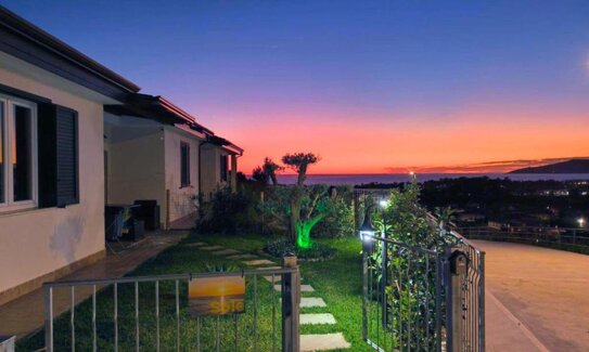 entrata-giardino-terrazza-degli-dei-villa-Ascea-marina.jpg