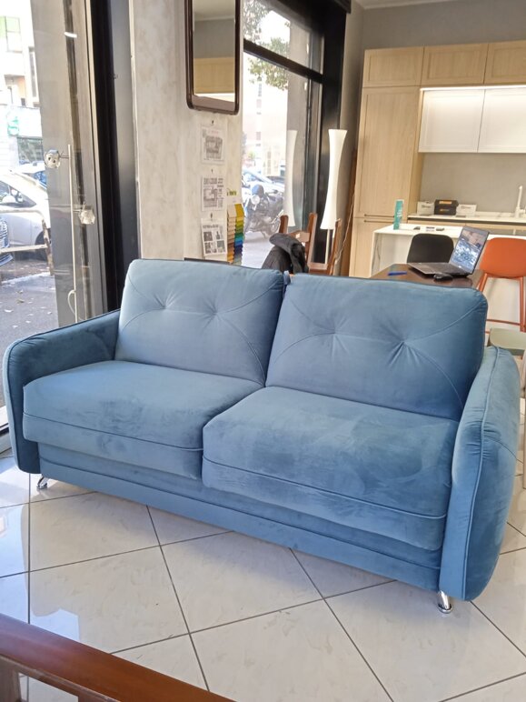 0 divano mostra.jpeg