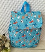 zainetto-con-spallacci-con-squali-pronta-consegna