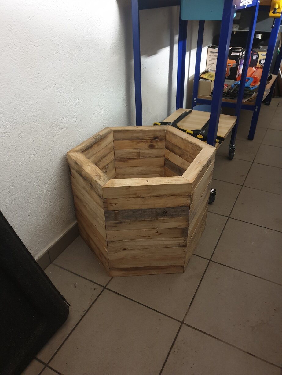 Base con legni da imballo Base con legni da imballo