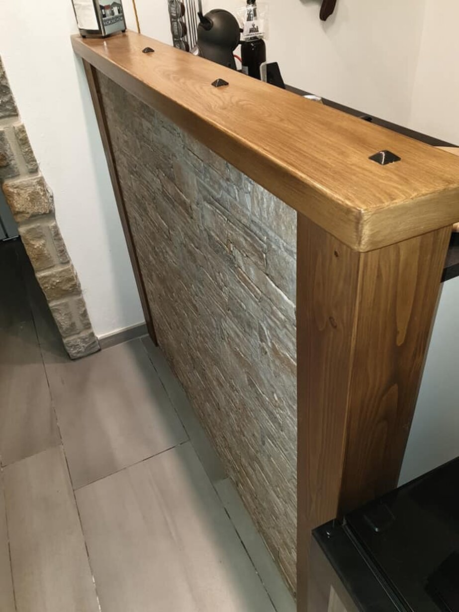 Rivestimento in piastrelle effetto sasso