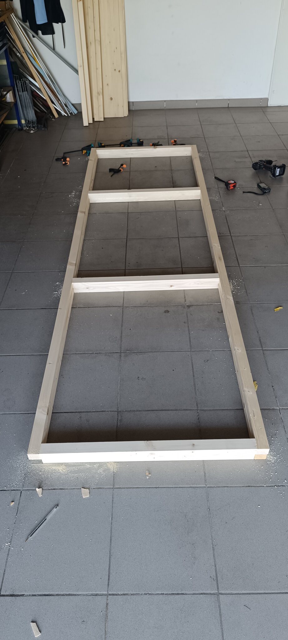 Assemblaggio telai Assemblaggio telai