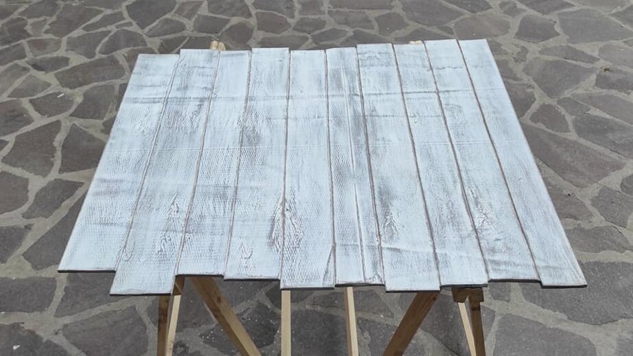 Carteggiatura per effetto invecchiato Carteggiatura per effetto invecchiato