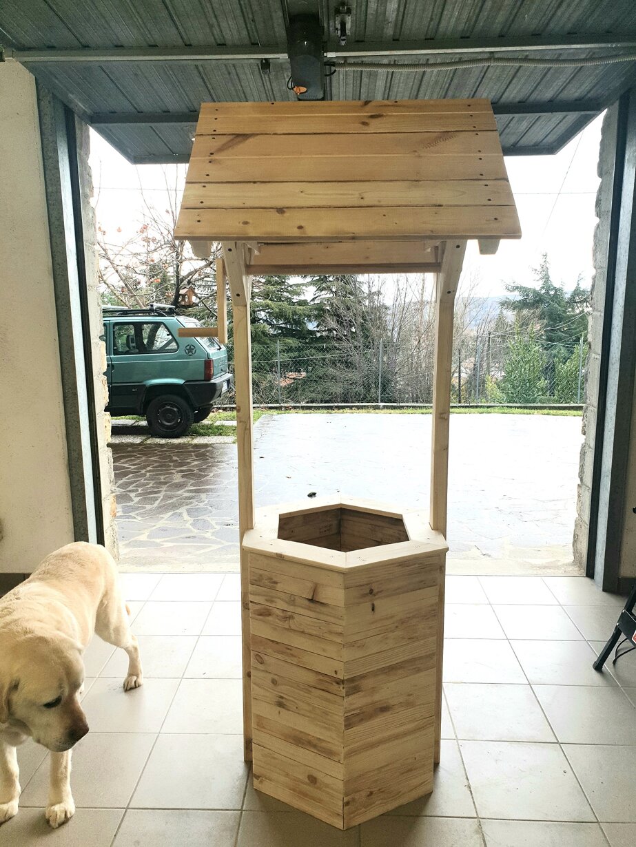 Il capocantiere Scotty sta cercando l'angolo migliore per pisciarlo Il capocantiere Scotty sta cercando l'angolo migliore per pisciarlo