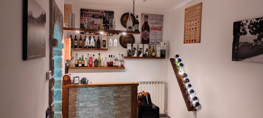 Angolo bar completo Angolo bar completo