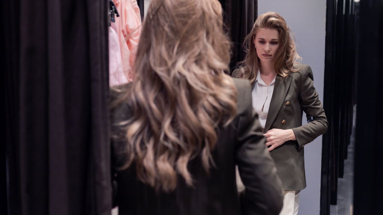 come progettare i camerini di un negozio di abbigliamento