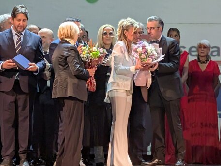 premio 1.jpeg premio 1.jpeg