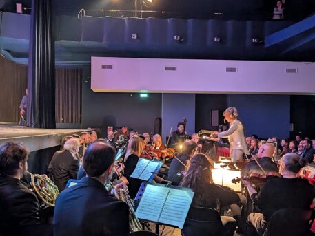 orchestra.jpeg orchestra.jpeg