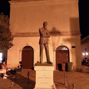 Maglie Cittadina natale di Aldo Moro. Elogio del barocco leccese con la settecentesca collegiata di San Nic