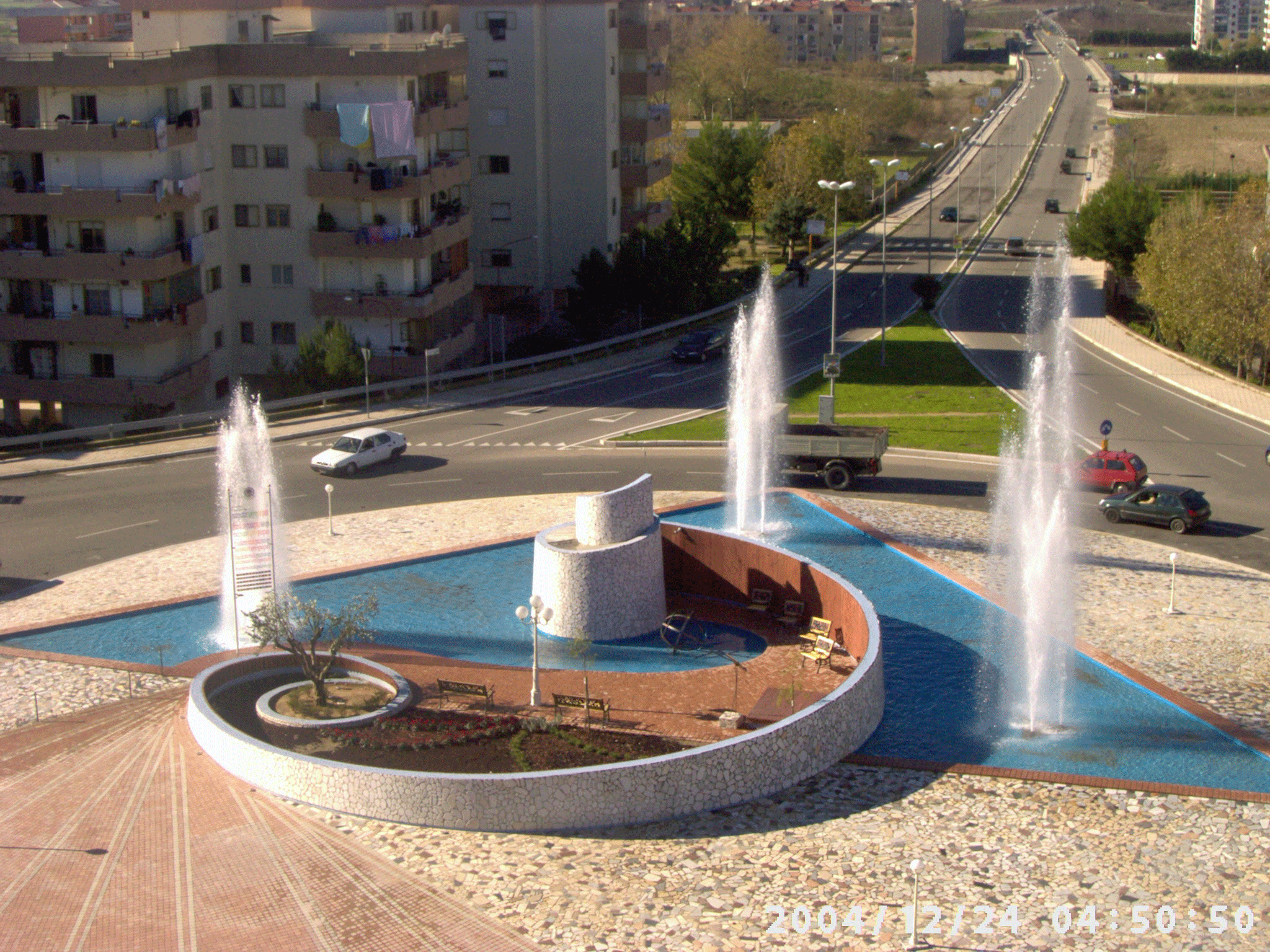 2-p.zza%20gandhi%20kr%201