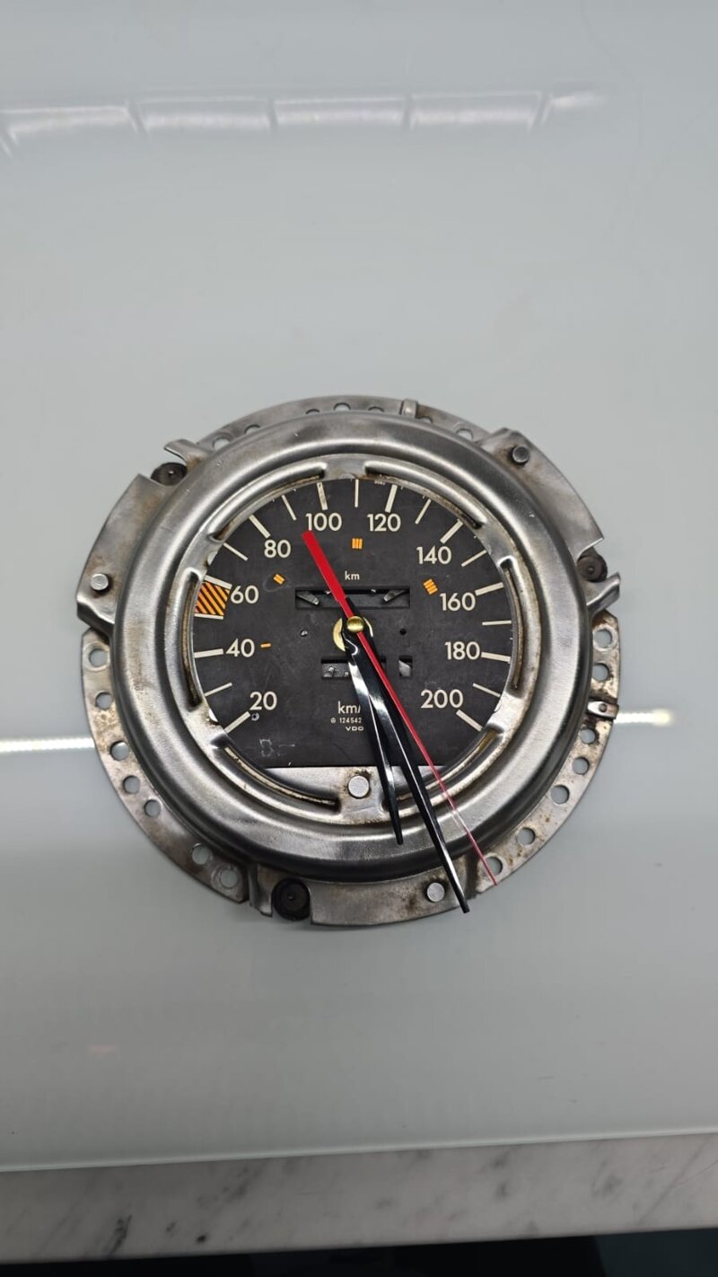 orologio-frizione-strumentazione-tachimetro