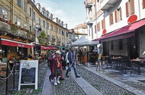 anna dancing at balon vs v2 hdr v2 wm2.jpeg anna dancing at balon vs v2 hdr v2 wm2.jpeg