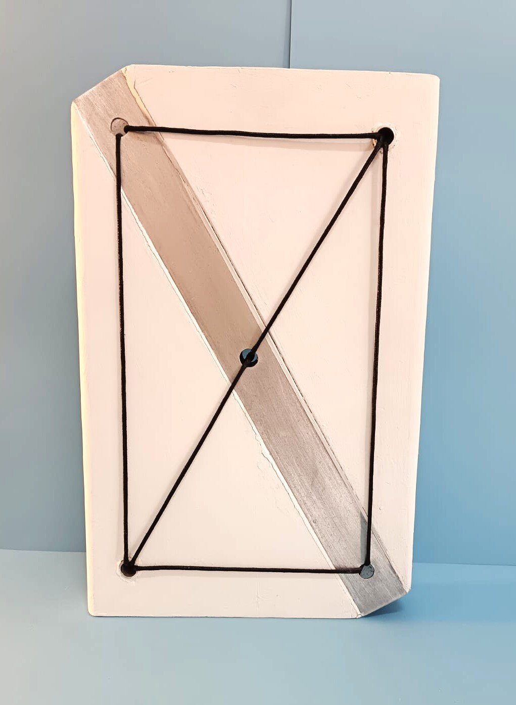 "equilibrio2" legno alluminio e fili 26x40x5