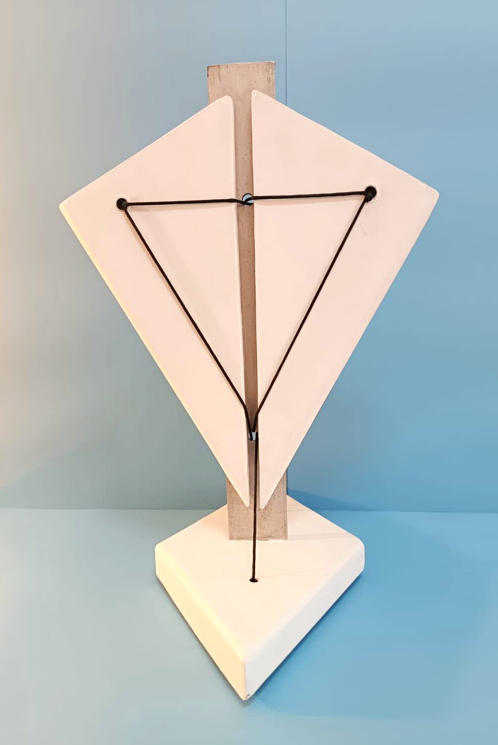 "equilibrio3" legno alluminio e fili 40x44x60