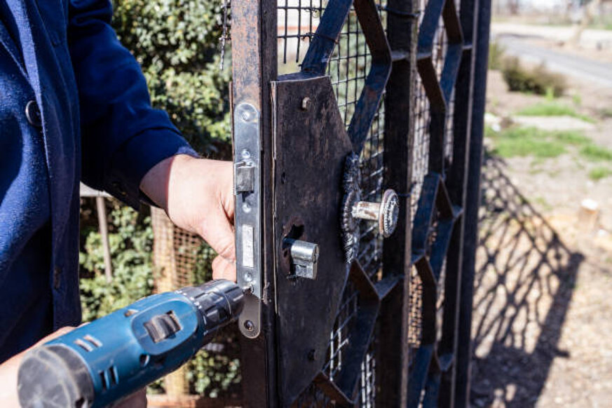 Riparazione Cancello e Basculante Box a Milano