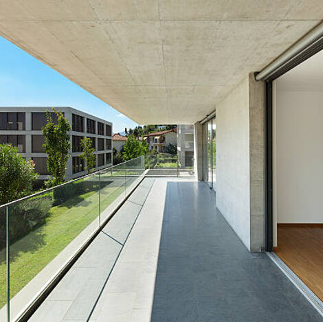 Parapetto balcone in Vetro Stratificato, Milano, Como, Varese, Saronno-Gama Milano