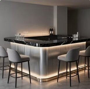 rinnova il bancone del bar con pellicola adesiva effetto marmo nero e pellicola adesiva effetto metallo satinato