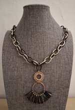 set-collana-e-orecchini-nero-e-oro-handmade