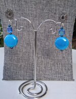 collana-artigianale-con-elementi-crochet-e-perle-blu