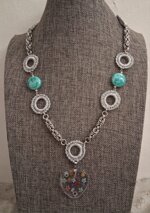 set-collana-e-orecchini-artigianali-con-perle-turchesi-e-cuore-floreale