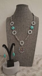 set-collana-e-orecchini-artigianali-con-perle-turchesi-e-cuore-floreale