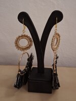 set-collana-e-orecchini-nero-e-oro-handmade