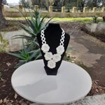 collana-fiori-e-perle