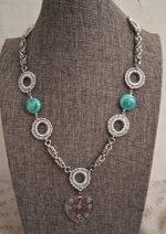 set-collana-e-orecchini-artigianali-con-perle-turchesi-e-cuore-floreale