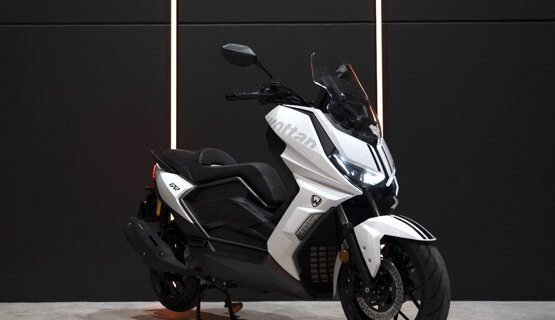 wottan-st-125-maxiscooter-económico-con-diseño-gt-y-gran-capacidad-urbana.jpeg wottan-st-125-maxiscooter-económico-con-diseño-gt-y-gran-capacidad-urbana.jpeg