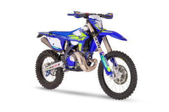 2-sherco-300-se-xtrem-3679x2456-1-1200x801.jpeg