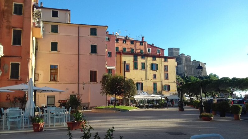 Piazza Cesare Battisti - Lerici, rinnovata e restaurata Piazza Cesare Battisti - Lerici, rinnovata e restaurata