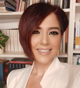 dr. francesca brencio with backgroud .jpeg