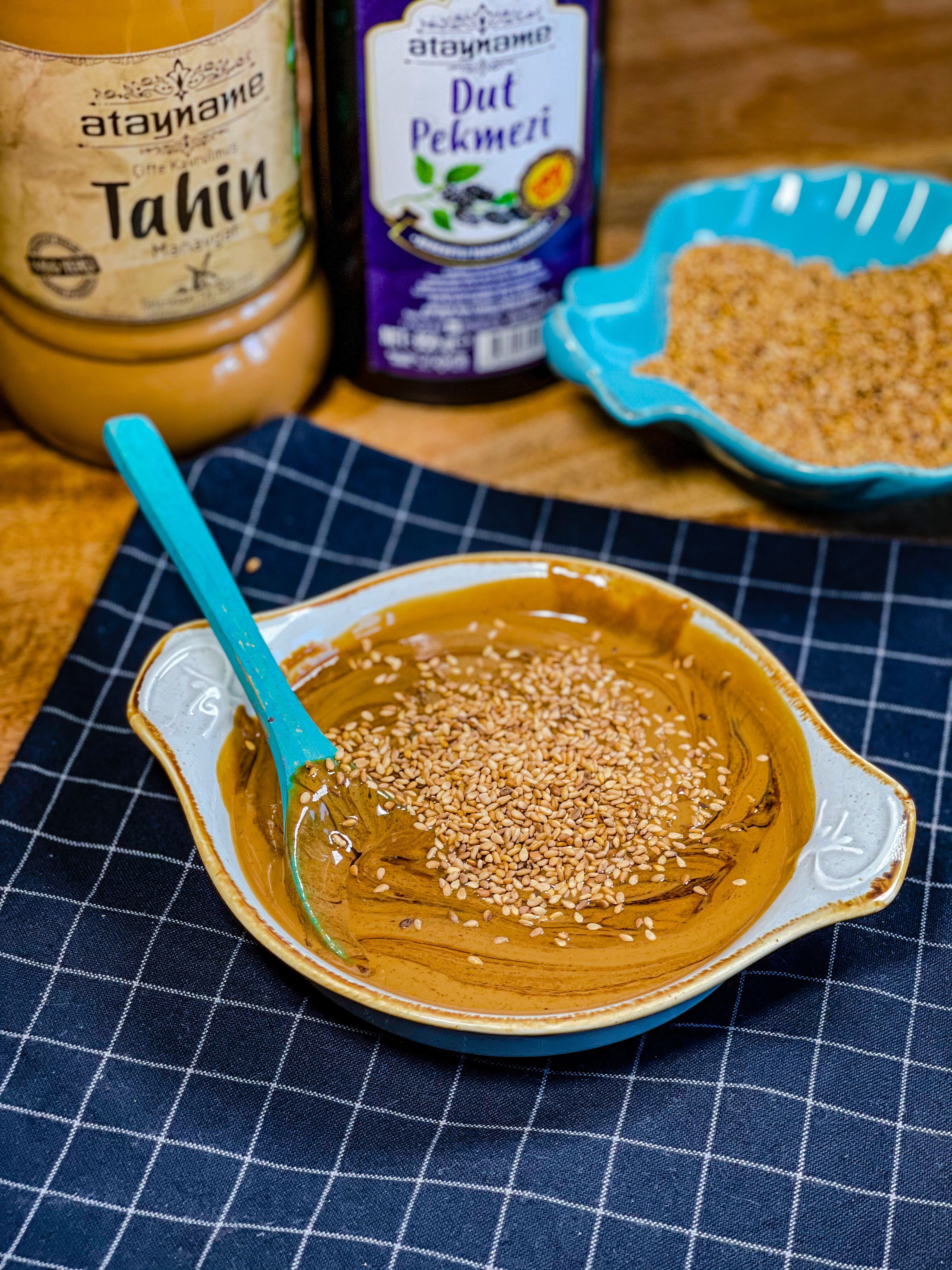 sesamo-tahini-calcio-menopausa.jpeg