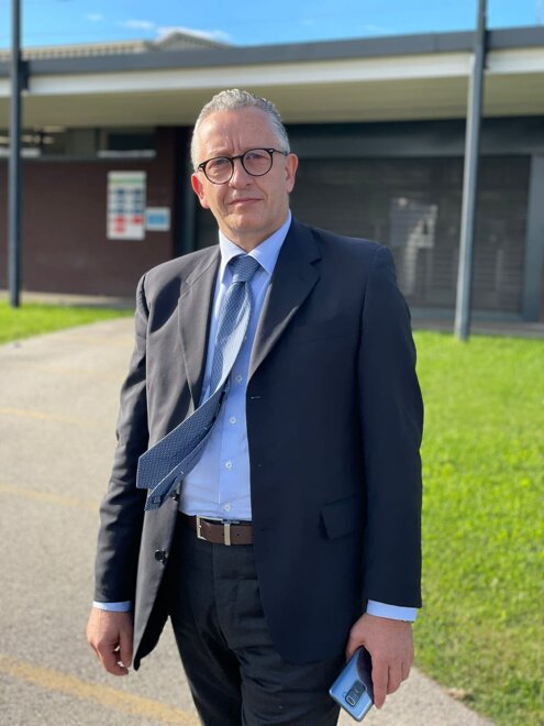 hitachi.jpeg hitachi.jpeg