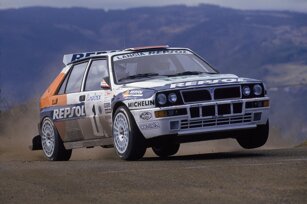 wrc-carlos-sainz-rallye-voiture-lancia.jpeg