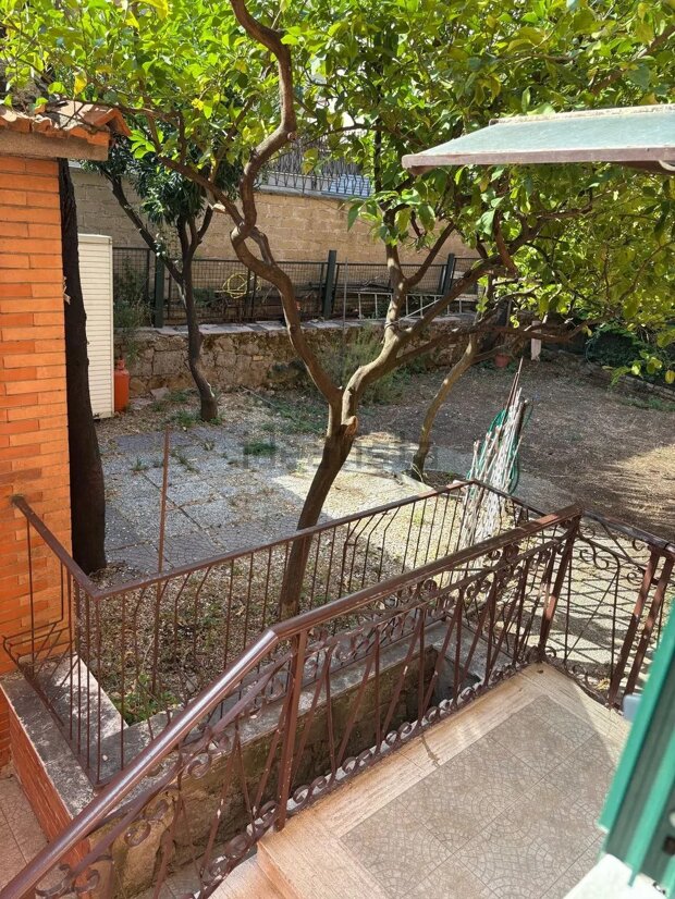 TRILOCALE in vendita in Via Ugo da Porta Ravegnana