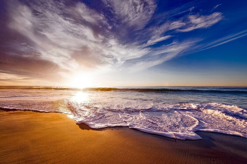 spiaggia al tramonto