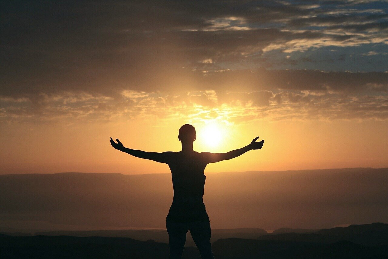 Le Domande che Rivolgiamo all’Universo: Come Ritrovare il Tuo Benessere Olistico e Spirituale