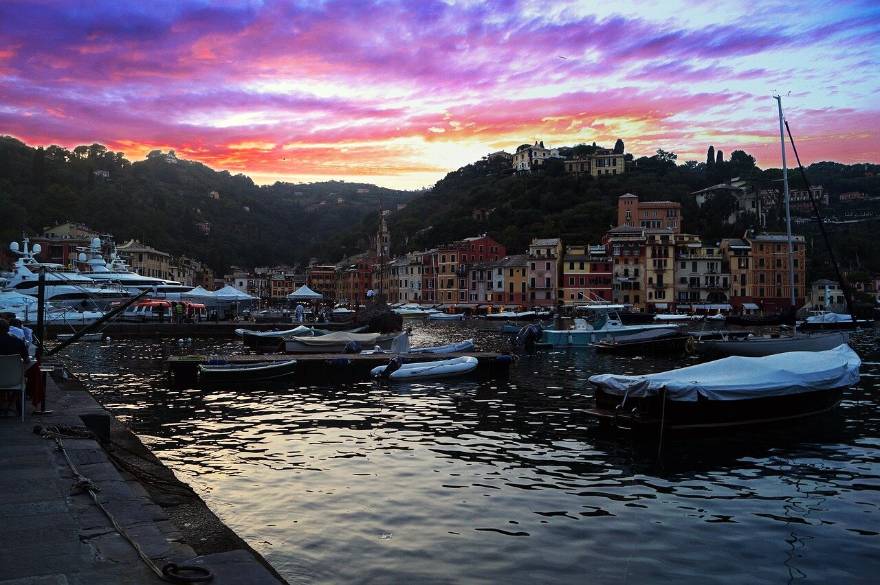 Portofino vieta l’accattonaggio: polemiche in corso