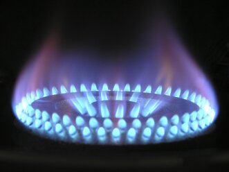 fornello a gas acceso per soluzioni luce e gas