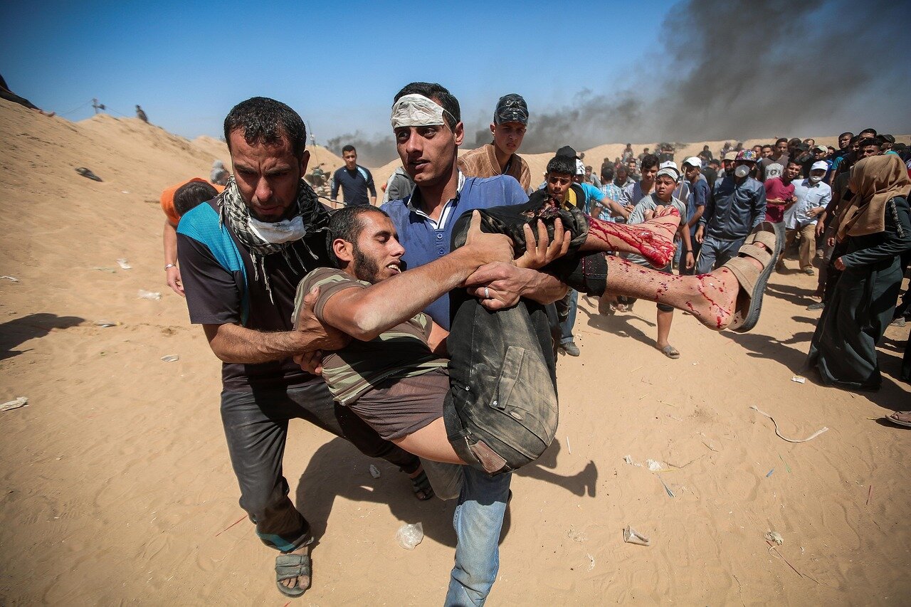 Tensioni diplomatiche: Macron avverte su Gaza e difesa degli aiuti umanitari