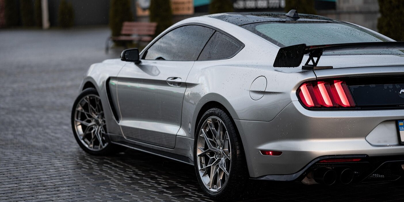 Diagnosi automotive: Ford Mustang Vettura Sport Automobile Cerchio Pneumatico Mezzo di trasporto Diagnosi automotive: Ford Mustang Vettura Sport Automobile Cerchio Pneumatico Mezzo di trasporto